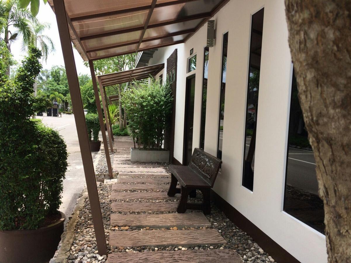 River Nature Hotel Surat Thani Extérieur photo